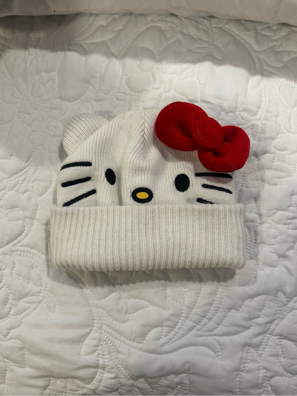 Gymboree White Hello Kitty Beanie with Red Bow